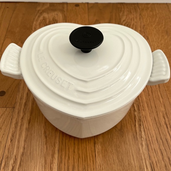 Le Creuset Other - Heart Cocotte Le Creuset enameled Dutch oven - 2 liter